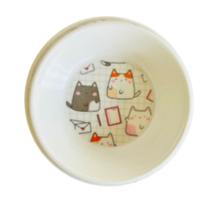Plato de melamina para gato con diseño adorable, resistente, liviano y antideslizante. Apto para comida seca o húmeda, fácil de limpiar y perfecto para uso diario.