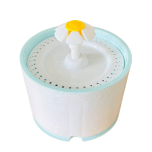 Fuente eléctrica para gatos con agua en circulación constante. Incluye filtro purificador, motor silencioso y conexión USB. Ideal para mantener la hidratación y salud de tu michi.